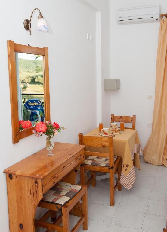 Valianos Studios Аликанас Номер фото